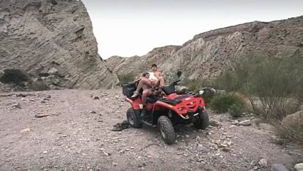 Девушки и квадроциклы (2007) порно фильм с русским переводом