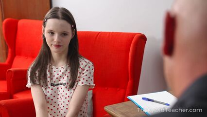 Преподаватель и 18-летняя студентка хорошенько порезвились