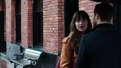 На пятьдесят оттенков темнее (Расширенная версия)