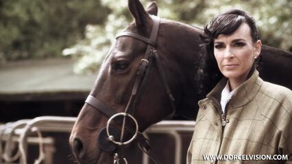 Мадемуазель и ее жеребцы (порно фильм с русским переводом)