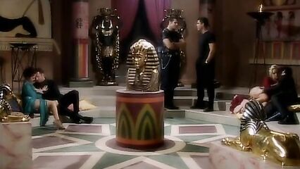 Клеопатра 2 — полнометражный порно фильм с русским переводом