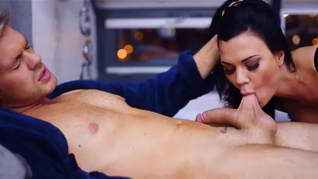 Орыс порно секс жұмыс орнында, тіпті анальный секс