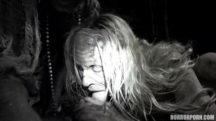 Ходячие Зомби | Walking zombies (порно ужасы)