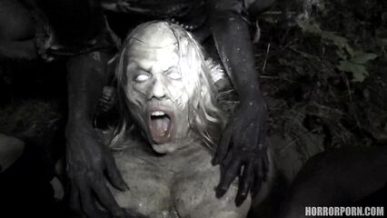 Ходячие Зомби | Walking zombies (порно ужасы)