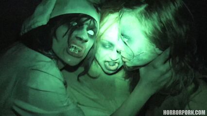 Порно ужасы: Больничные призраки в психбольнице