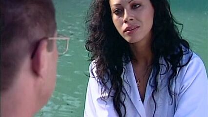 Роскошная медсестра — порнофильм с русским переводом