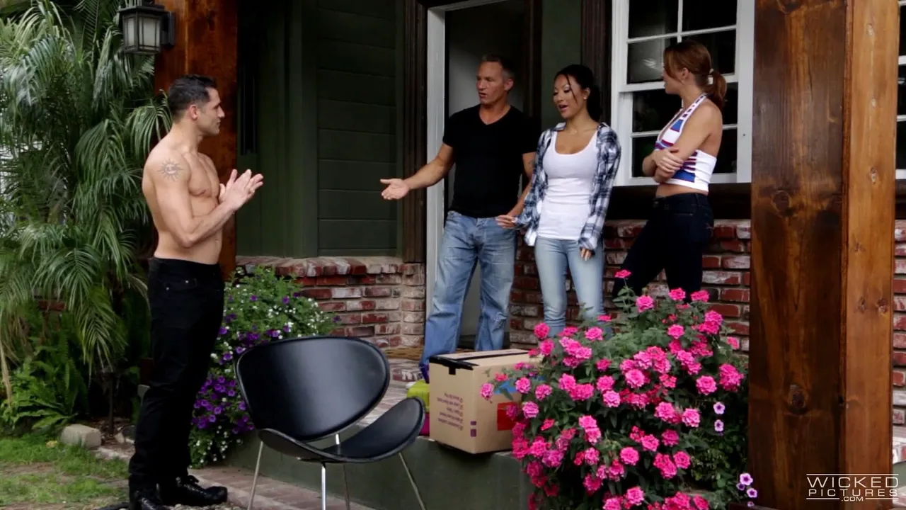 Брюнетка порно томпақ