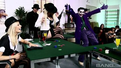 Бэтмен: Тёмная Ночь - Порно-пародия с русским переводом