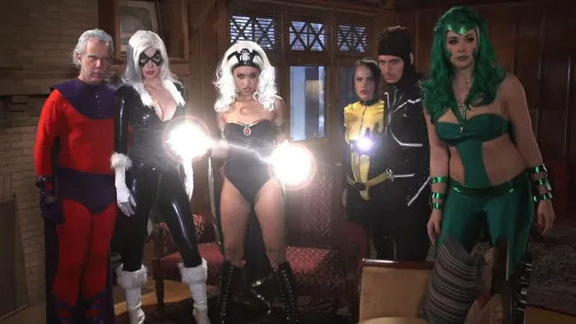 Әкесінің қыздары телехикаясындағы қыздарға ұқсайтын жас қыздардың порно видеолары